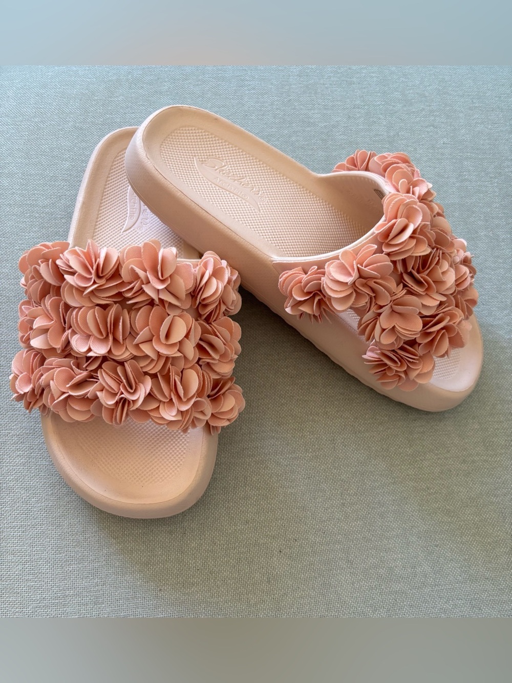 Skechers platform Foamies Blossom Arch Fit slides